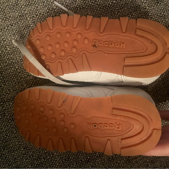 Reebok Classic Leather Court Sneaker Sz 7 - Picture 4 of 4